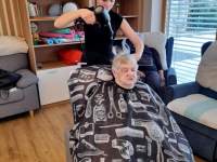 Frizerske storitve dijakinj v Dnevnem centru Odranci