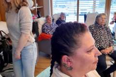 Frizerske-storitve-dijakinj-v-Dnevnem-centru-Odranci-006