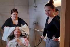 Frizerske-storitve-dijakinj-v-Dnevnem-centru-Odranci-011