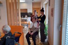 Frizerske-storitve-dijakinj-v-Dnevnem-centru-Odranci-013