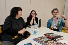 Obisk-stripovskih-ustvarjalcev-na-krozku-001