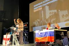 Slovenski-debaterji-postali-evropski-podprvaki-001