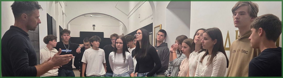 Világkiállítás megtekintése a Lendvai Galéria-Múzeumban